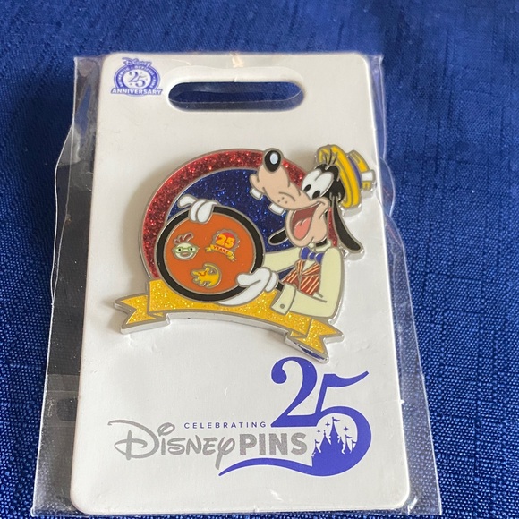 Disney Other - Disney Celebrating 25 years 25th Anniversary Goofy